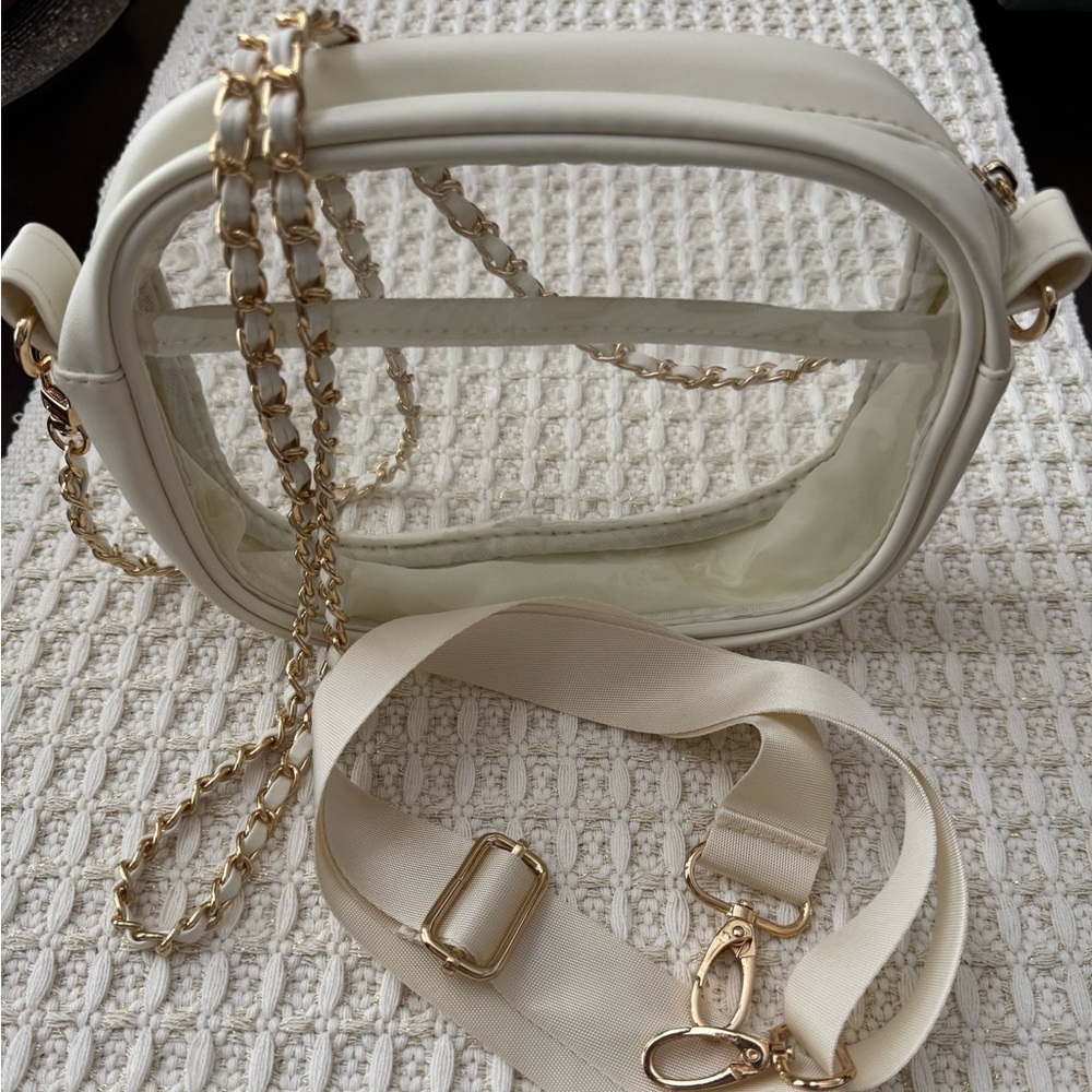 Clear stadium bag with 2 interchangeable straps